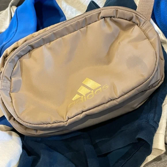 ADIDAS Bundle Lot: Blue and Gray Hoodie WITH 2 T-Shirts & Waist Pack Unisex - Picture 14 of 15